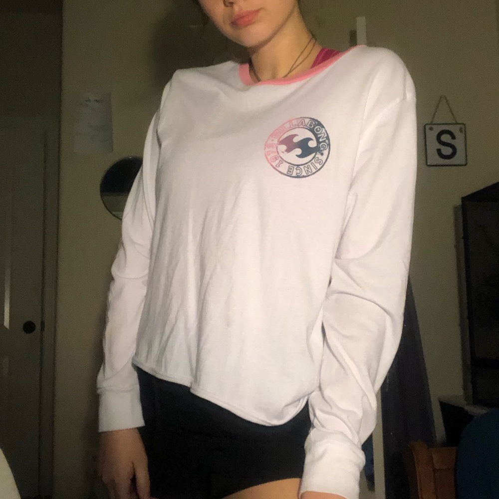 Super cute billabong shirt!